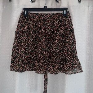 Floral flowy mini skirt!